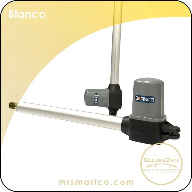 Blanco swing gate